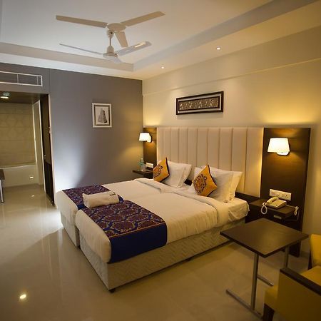 Ganpat Grand Hotel Palni Exterior photo