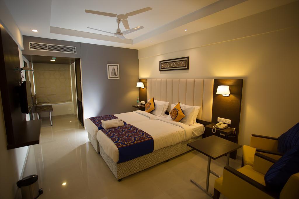 Ganpat Grand Hotel Palni Exterior photo