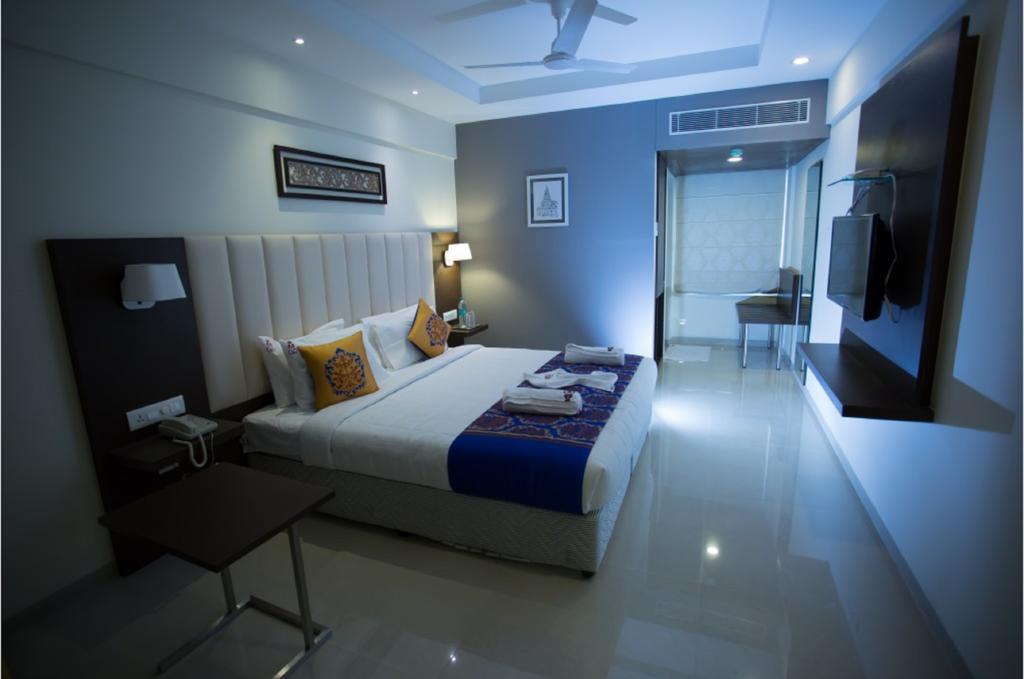 Ganpat Grand Hotel Palni Exterior photo