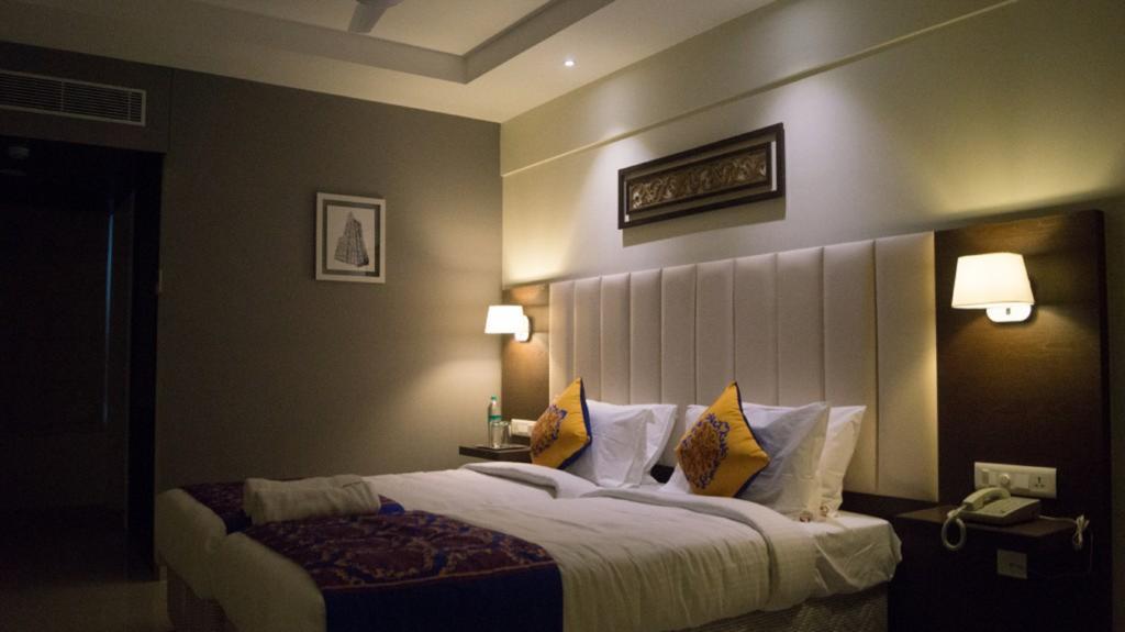 Ganpat Grand Hotel Palni Exterior photo