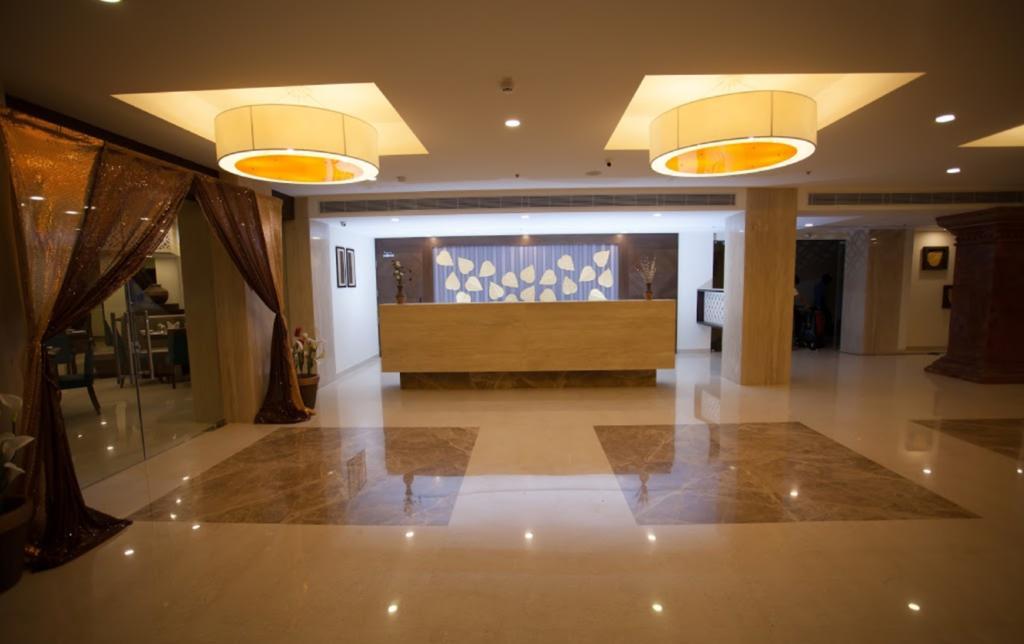 Ganpat Grand Hotel Palni Exterior photo