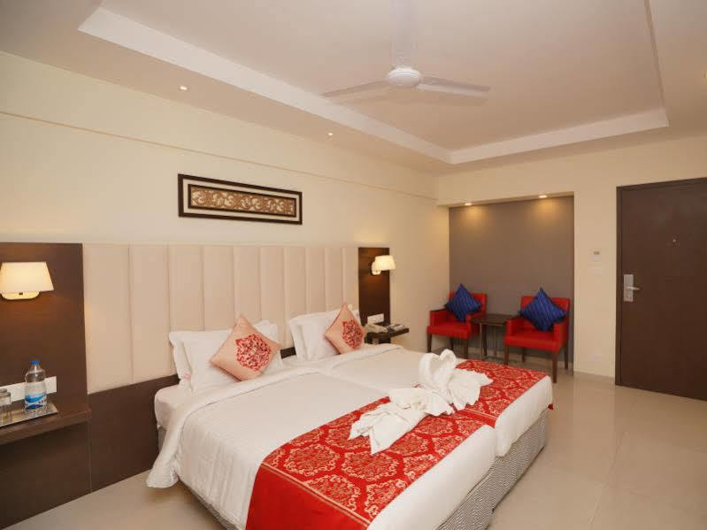 Ganpat Grand Hotel Palni Exterior photo