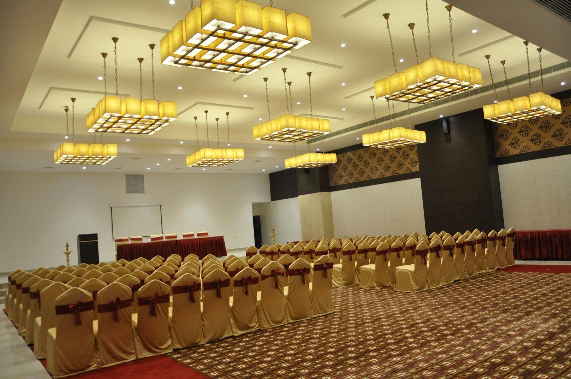 Ganpat Grand Hotel Palni Exterior photo